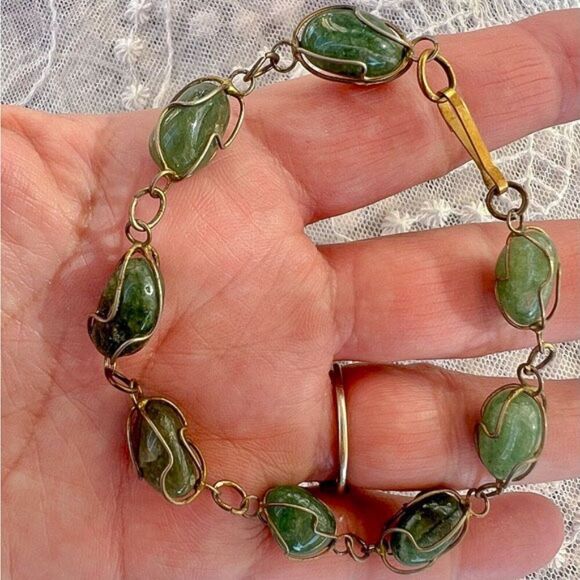 Vintage Green Aventurine Tumbled Stone Bracelet - Picture 4 of 11